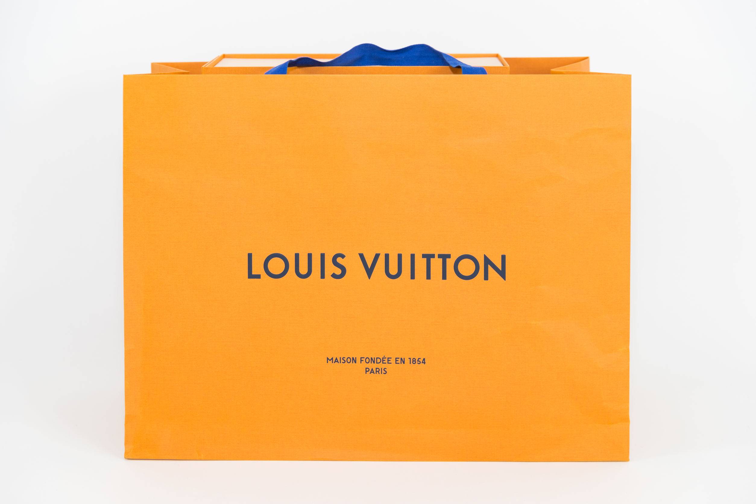 Apa Alasan Louis Vuitton Hanya Naikkan Harga di Korea Selatan?