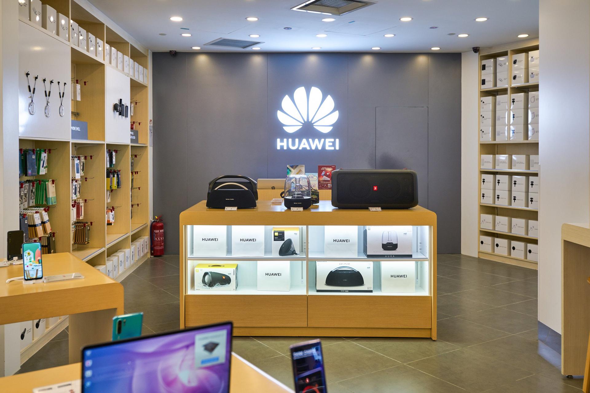 Jualan iPhone Melorot, Huawei Sabet Pasar Smartphone Cina