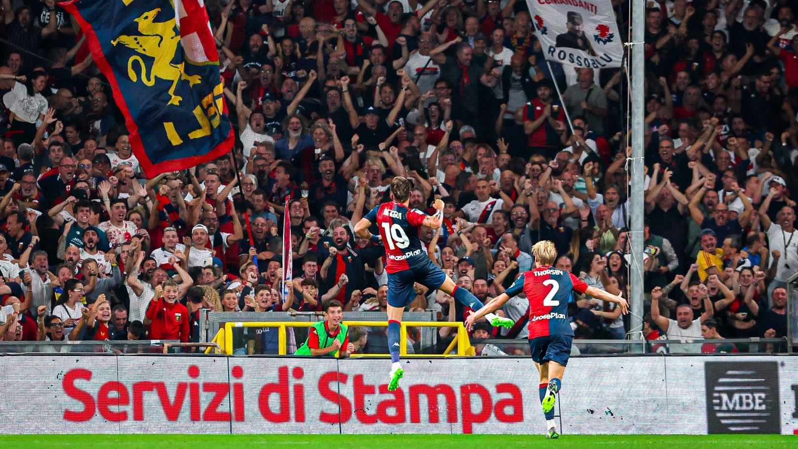 Momen selebrasi pada laga Genoa vs AS Roma.