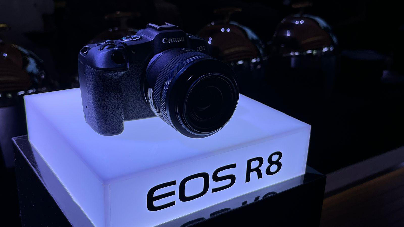 Canon EOS R8