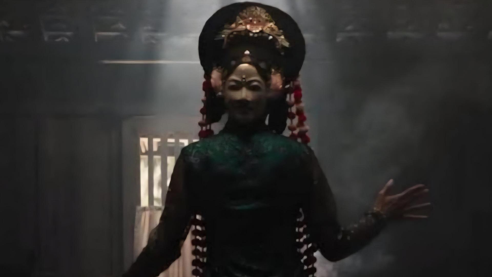 Perempuan Pembawa Sial