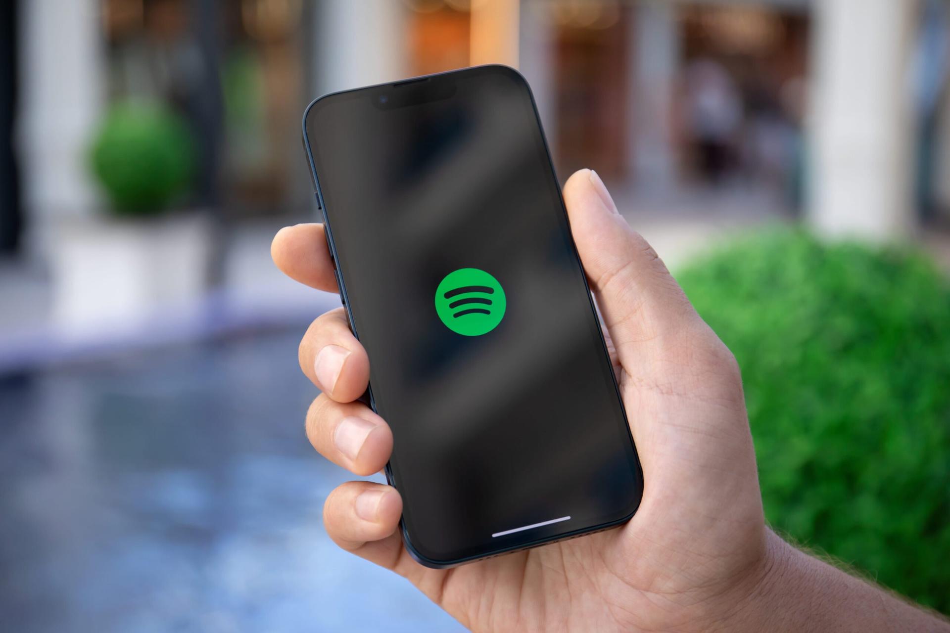 spotify siri
