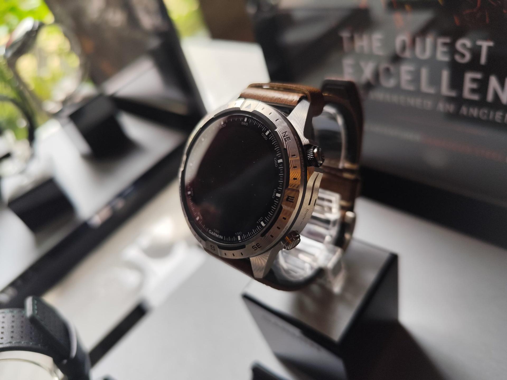 Garmin Rilis Jam Termahalnya, MARQ Adventurer Damascus Steel Edition