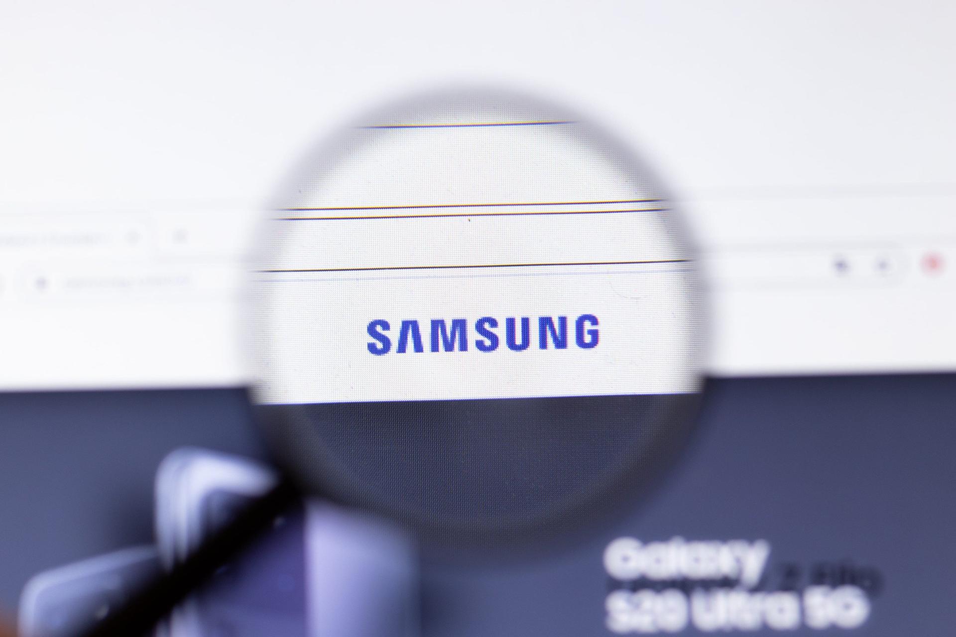 Apple Melonjak, Samsung Masih Pimpin Pasar