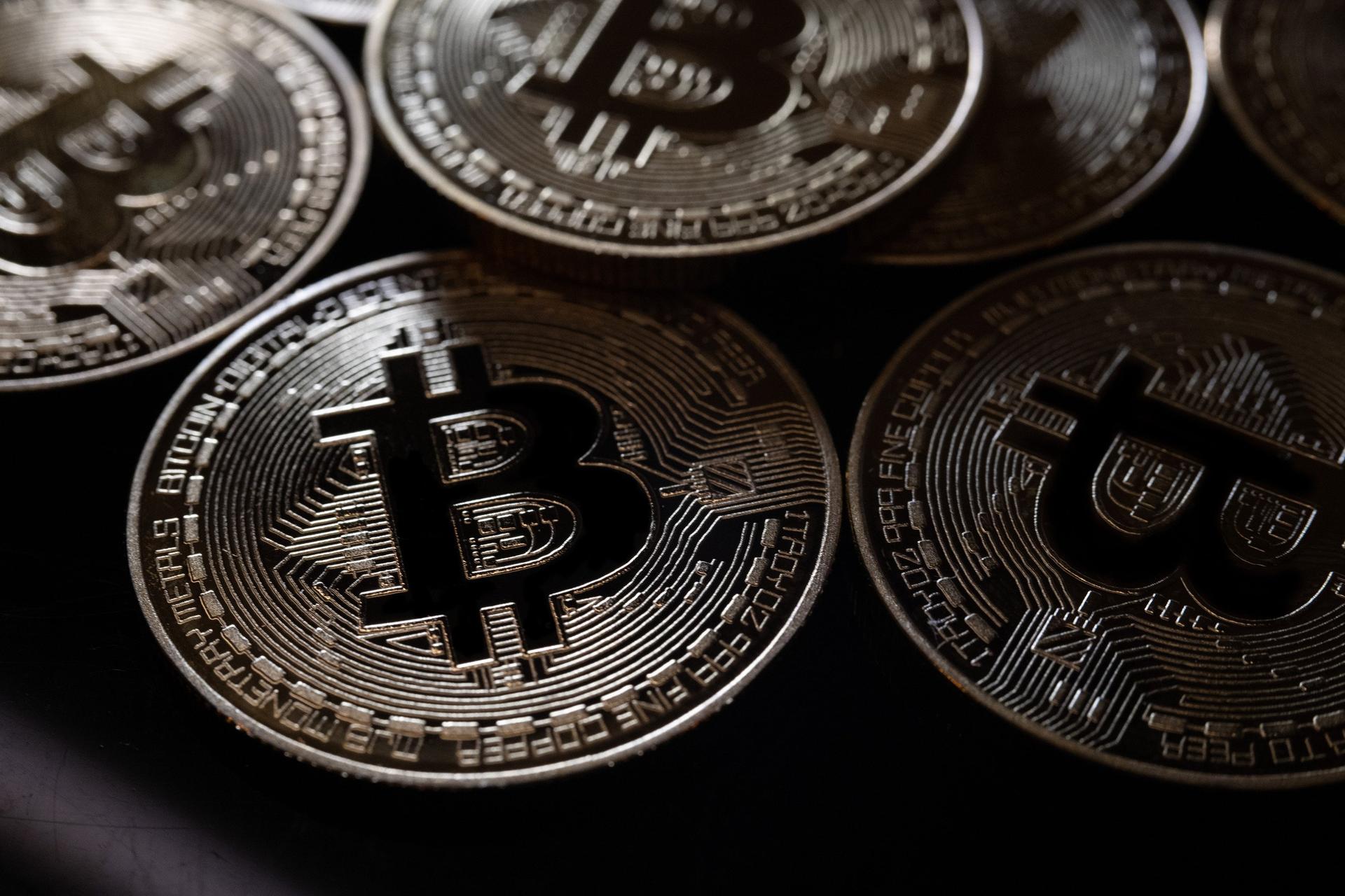 Bitcoin Anjlok 5,5% Akibat Sentimen Pasar Global dan Tekanan dari Cina