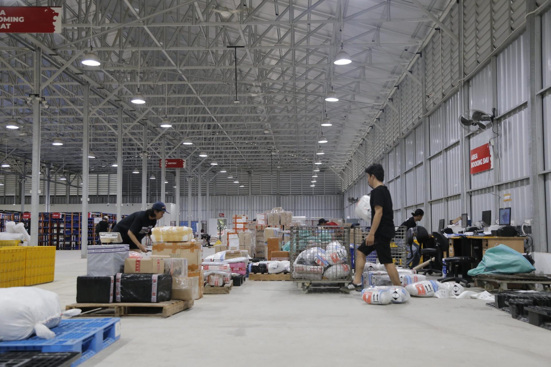 lion parcel operasional