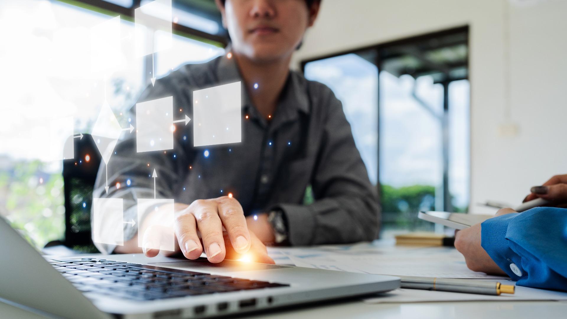 Menggunakan Teknologi