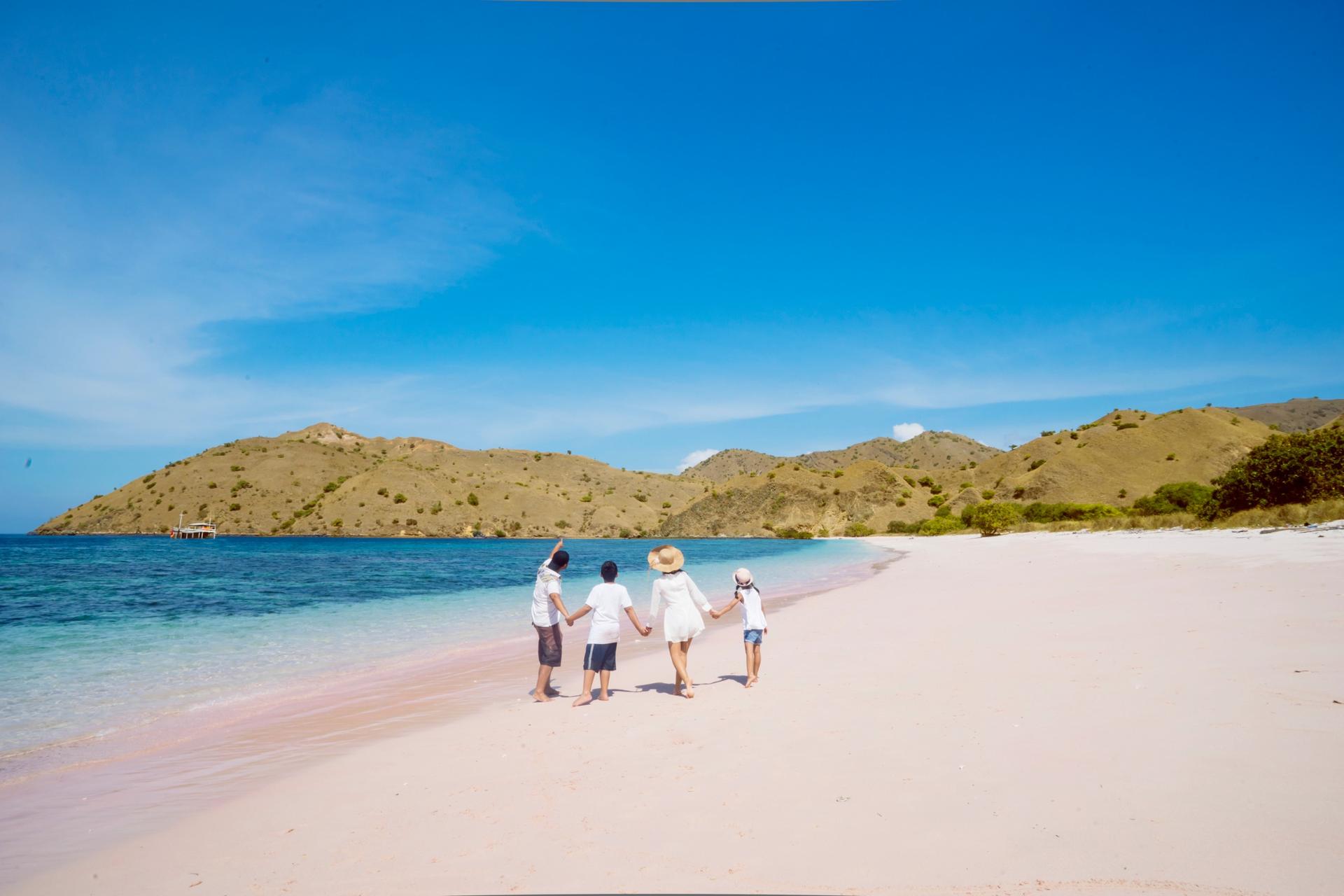 wisata pantai di labuan bajo