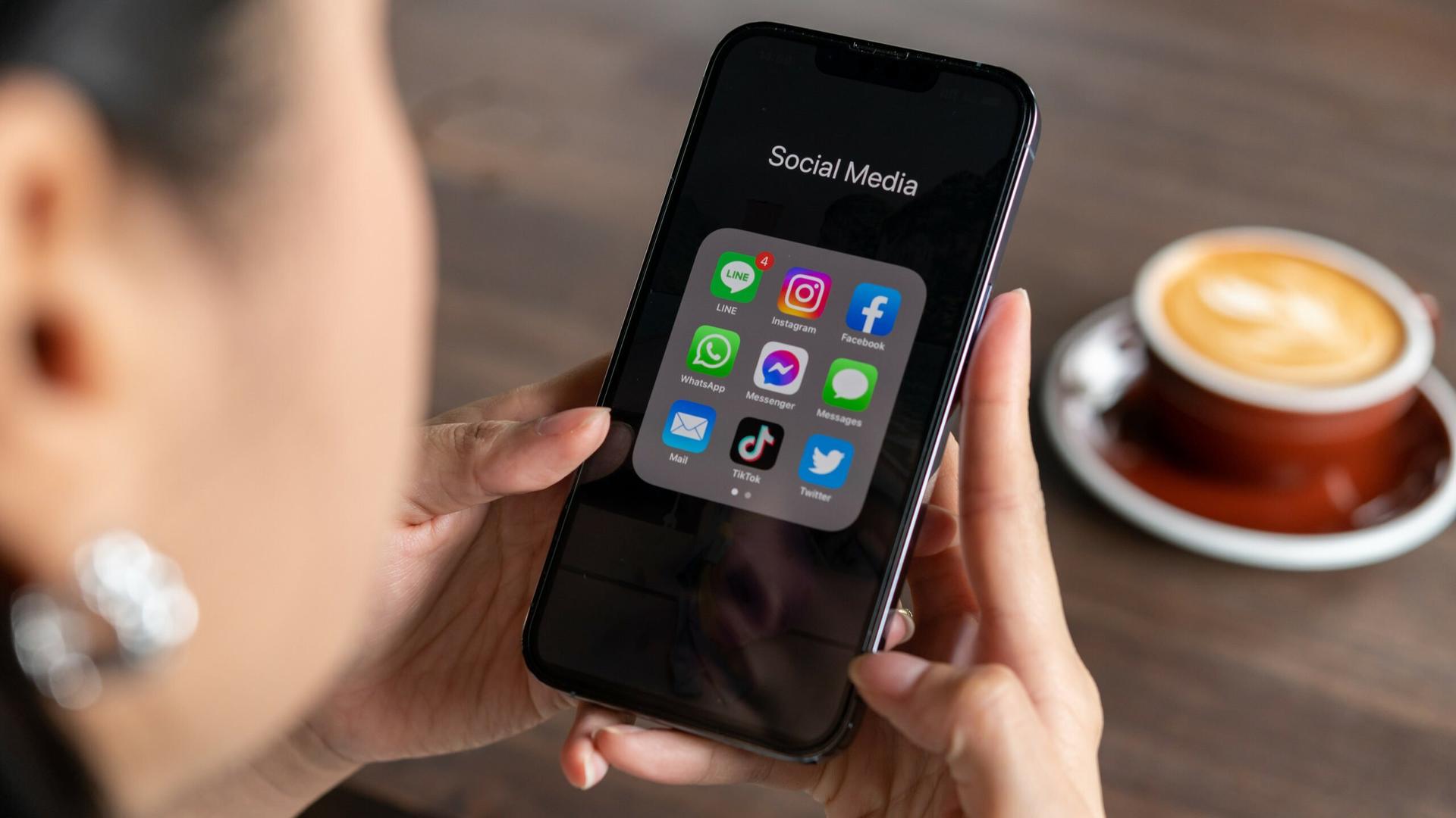 CEO OpenAI Sebut Media Sosial Semakin "Fake"