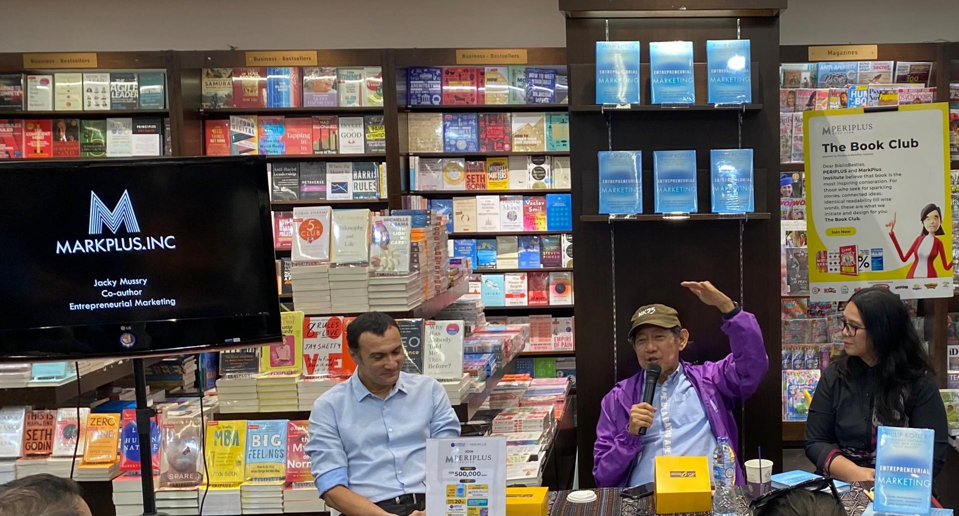 Diskusi buku Entrepreneurial Marketing