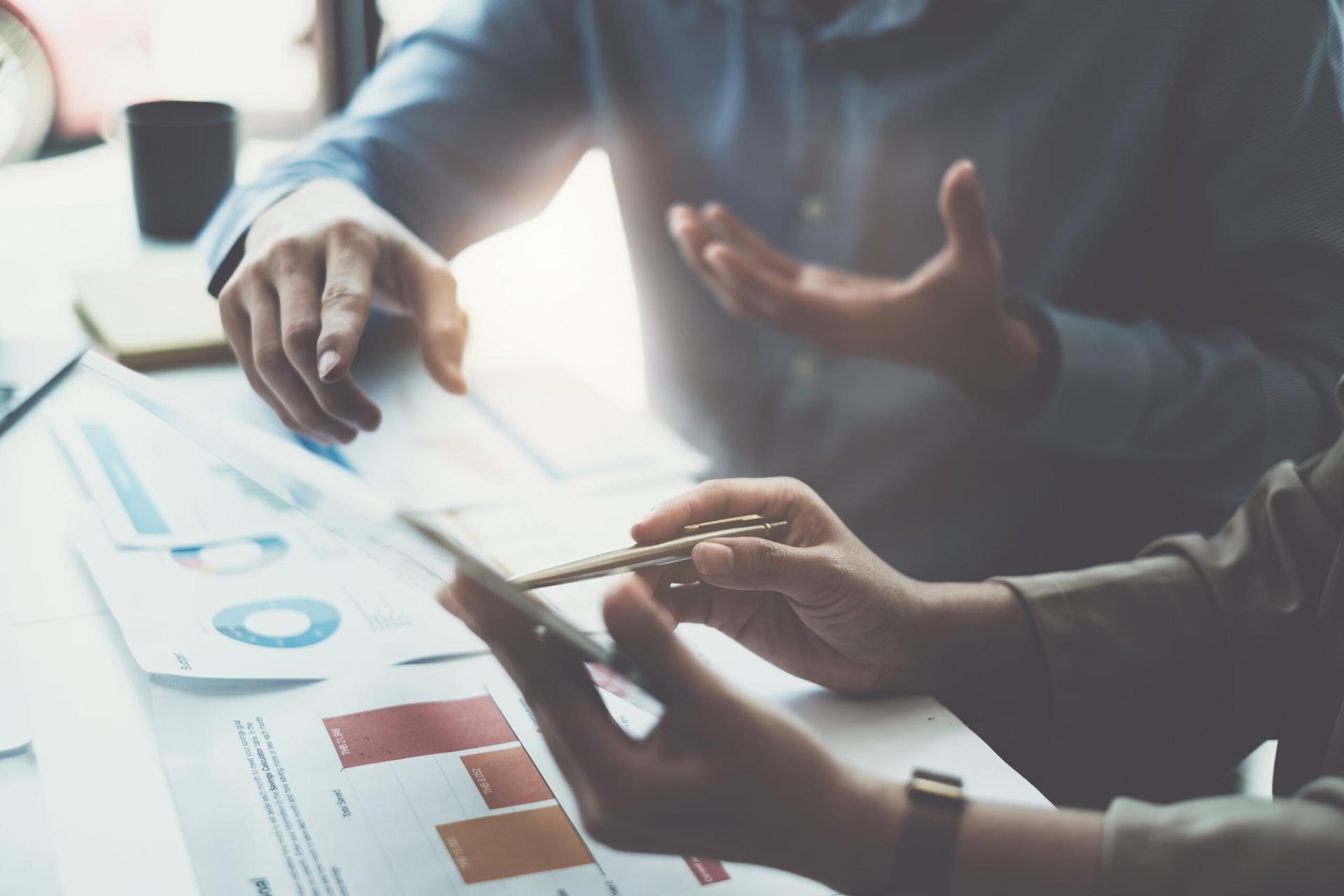 cara berkomunikasi dengan investor