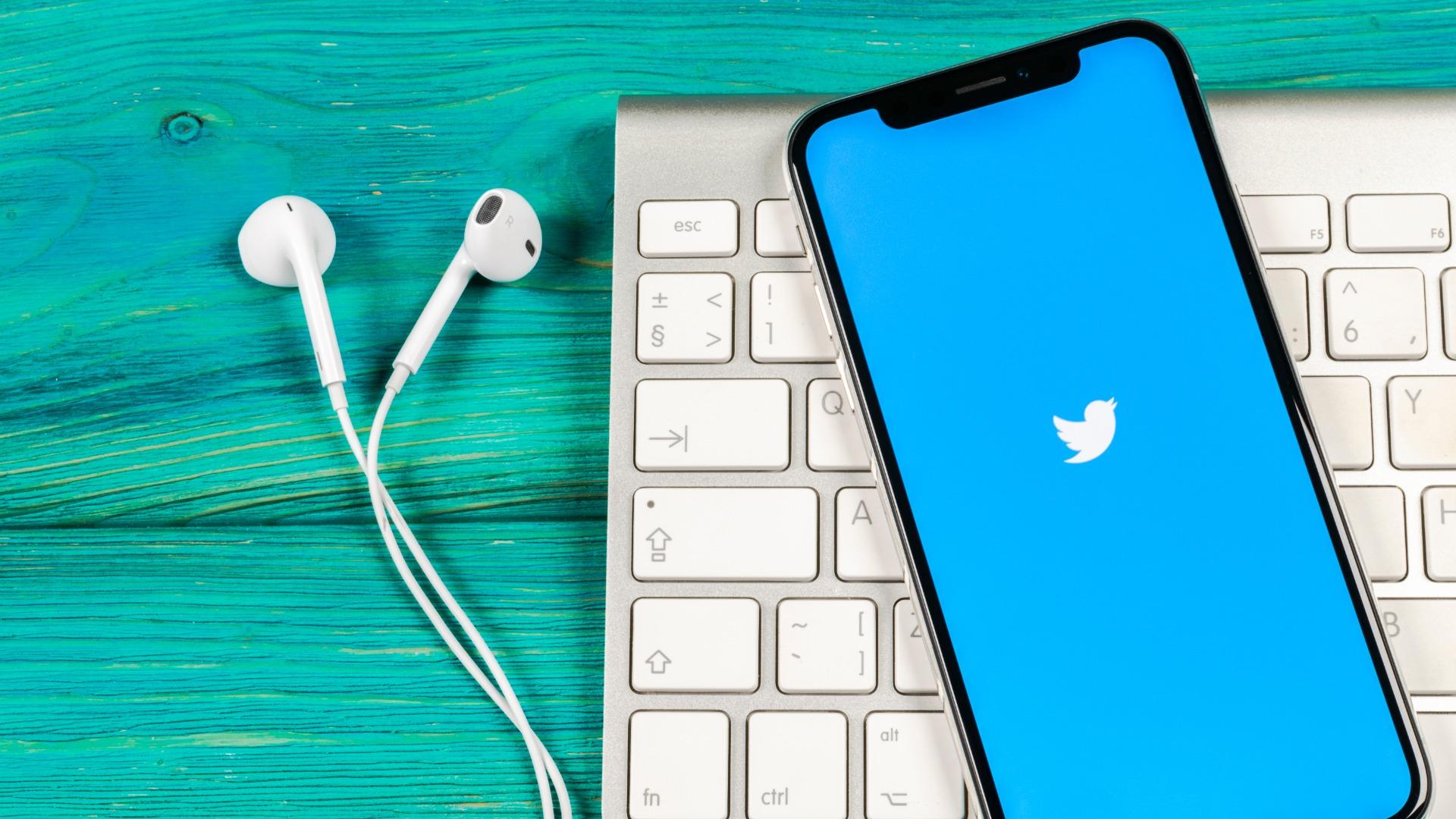 "Ajak Perang" WhatsApp, X Rencana Rilis Fitur Telepon Audio dan Video