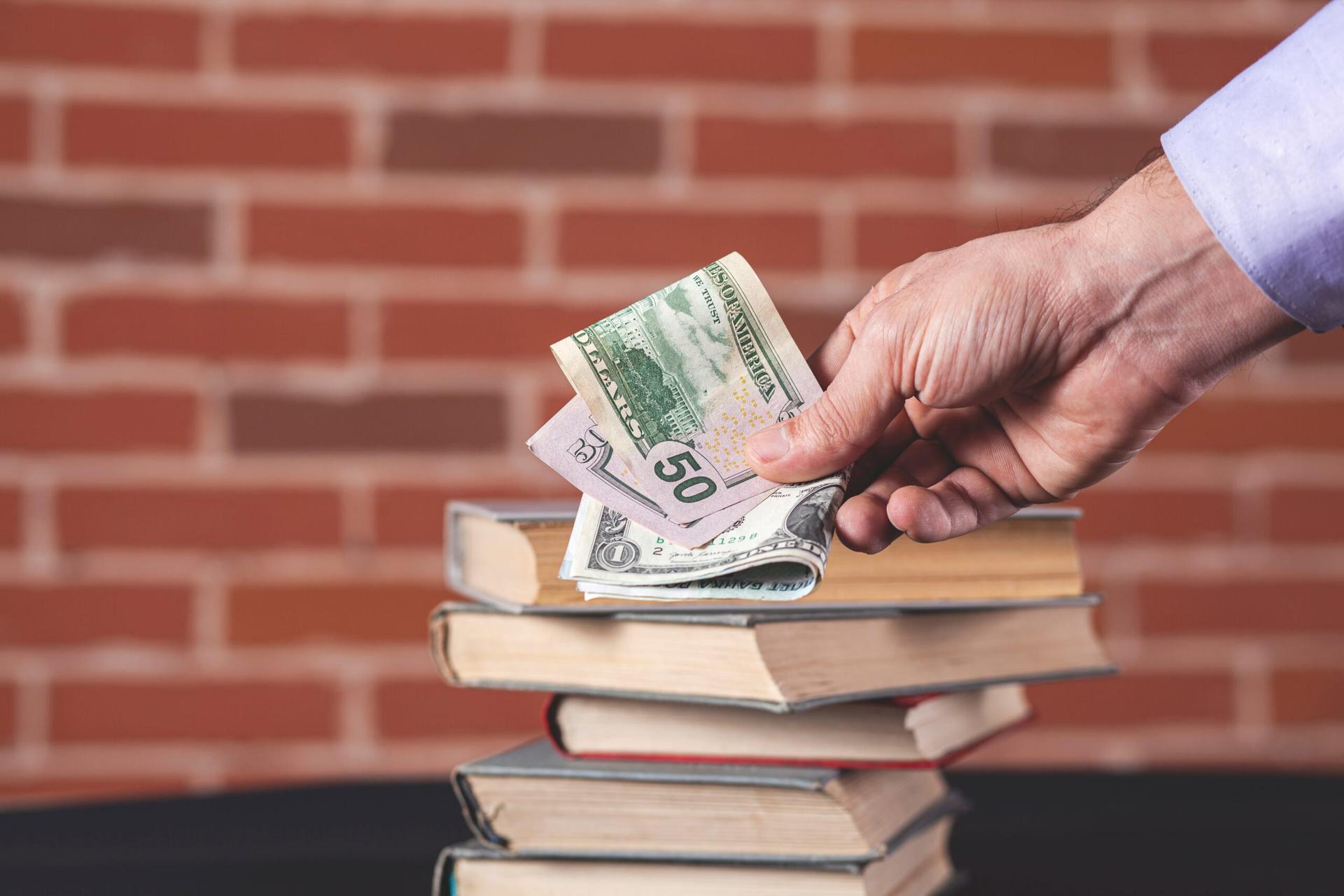 buku keuangan kelas menengah