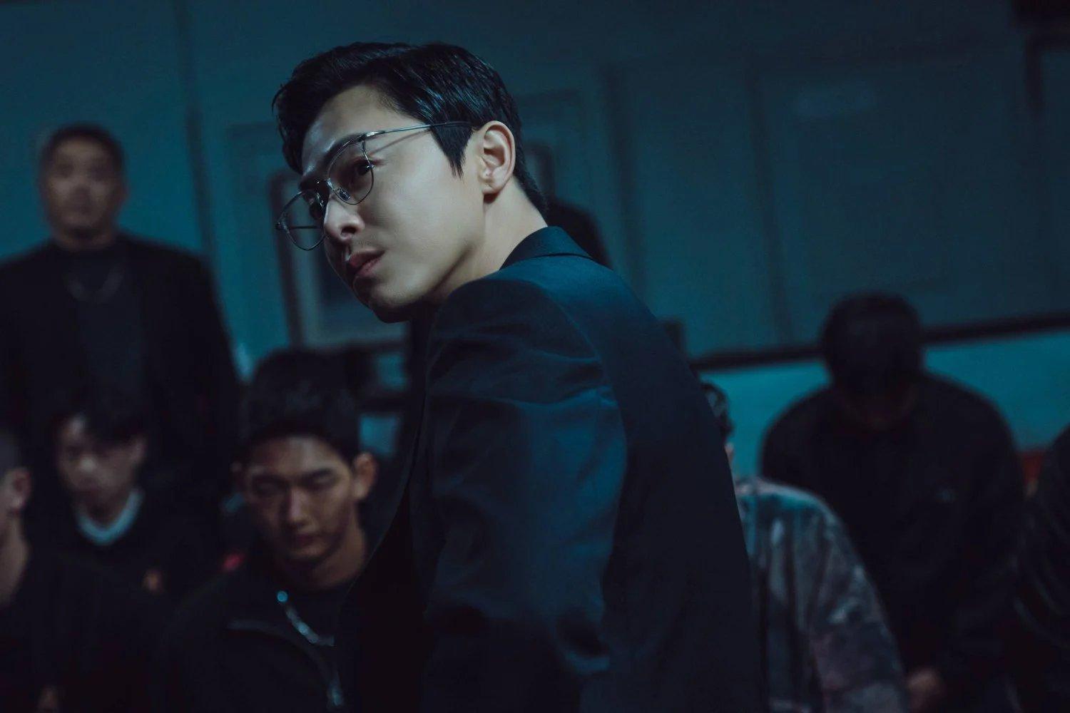 perbedaan Weak Hero Class