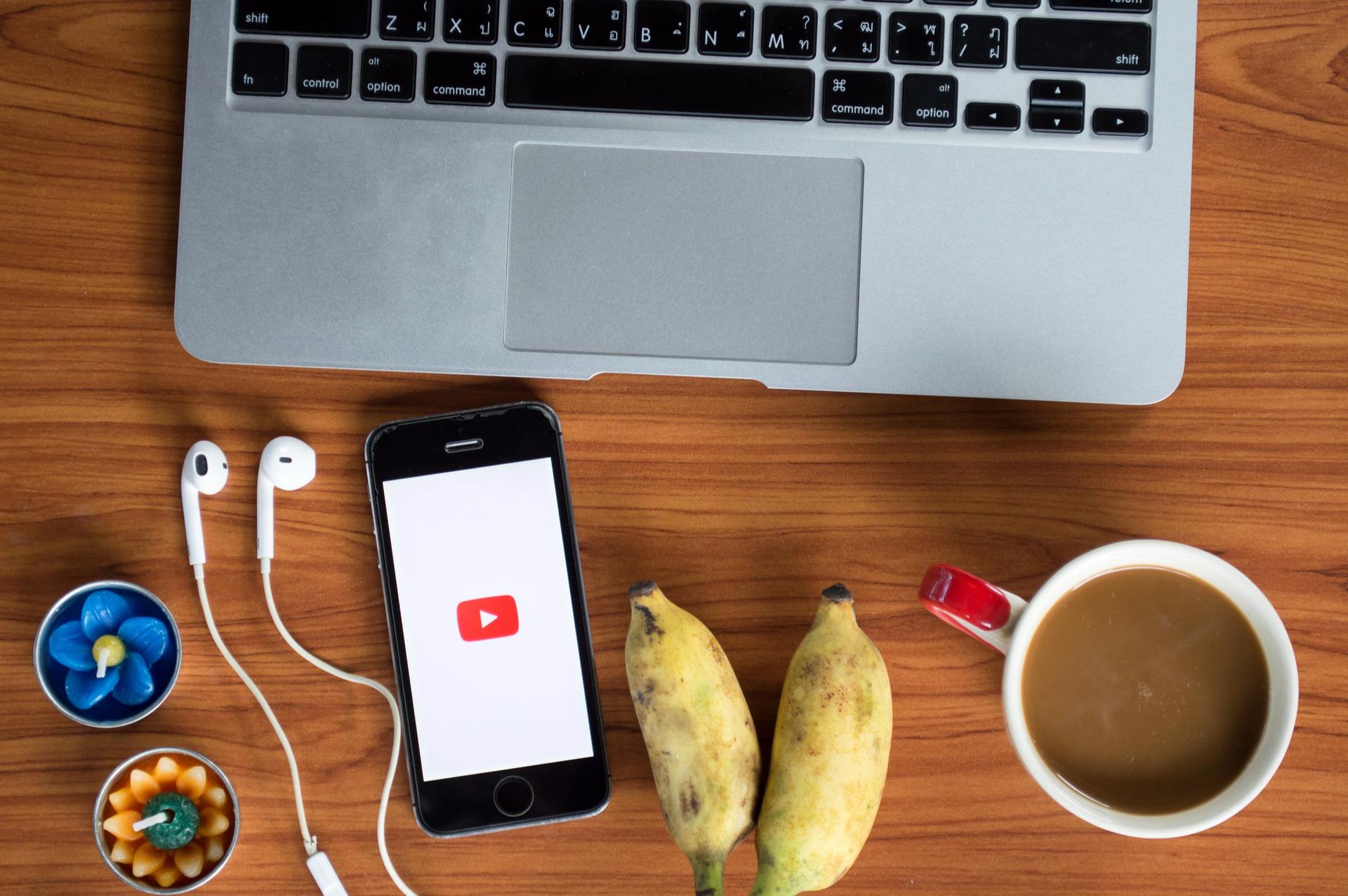 YouTube Wajibkan Semuanya Tinggal di Satu Rumah untuk Premium Family Plan