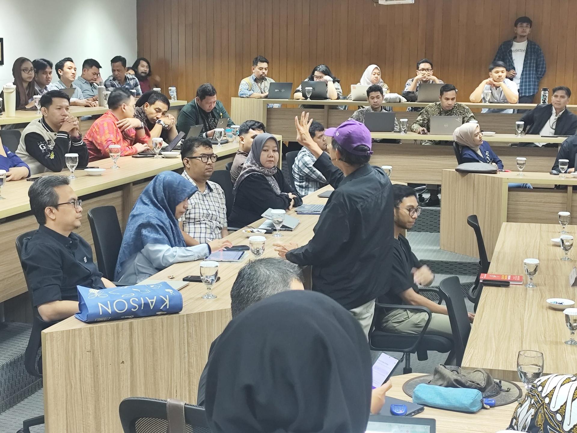 Hadapi Produk Cina, Merek Lokal Jangan Hanya Andalkan Perang Harga