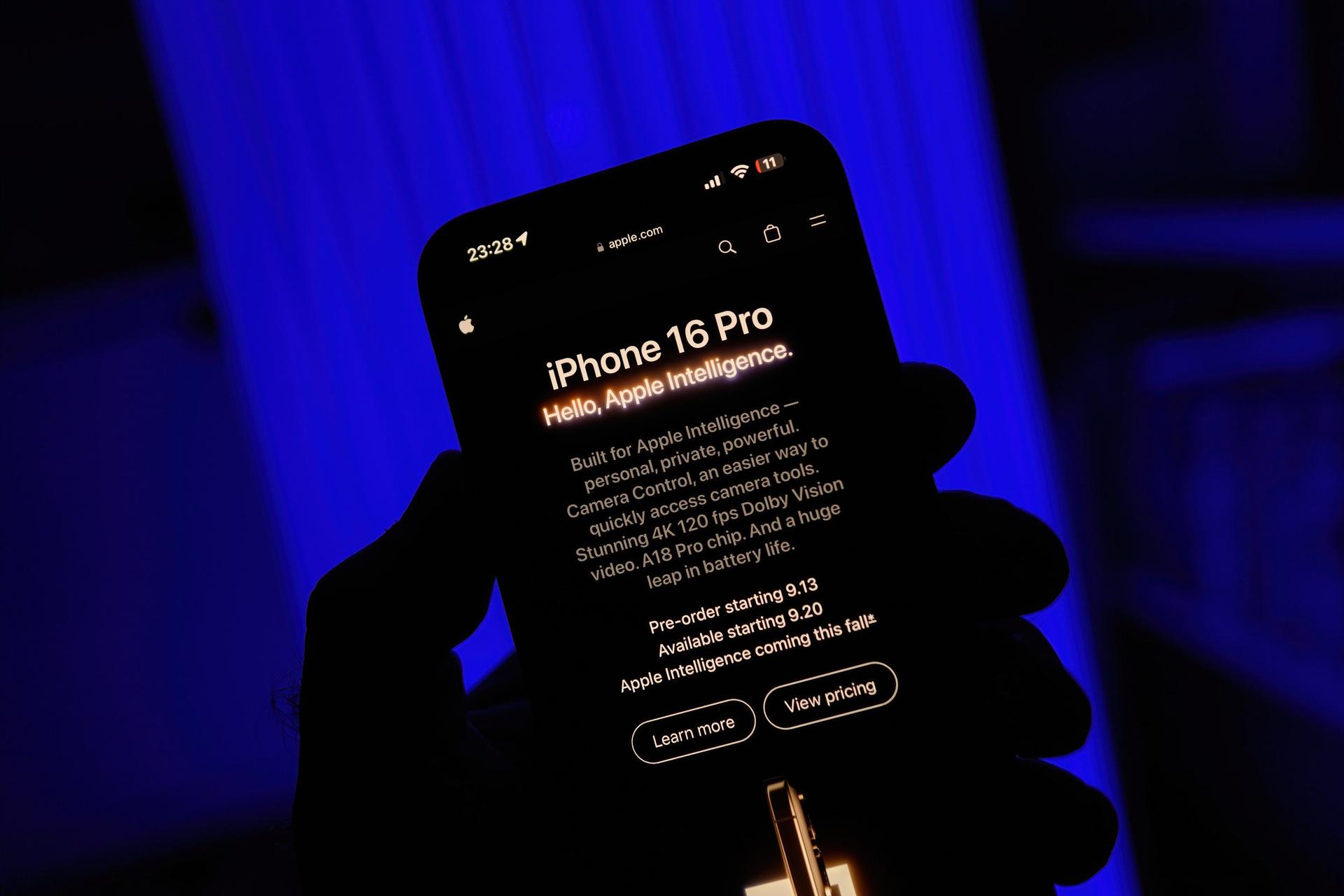 Geger Tarif Trump, Warga AS Panic Buying iPhone Baru