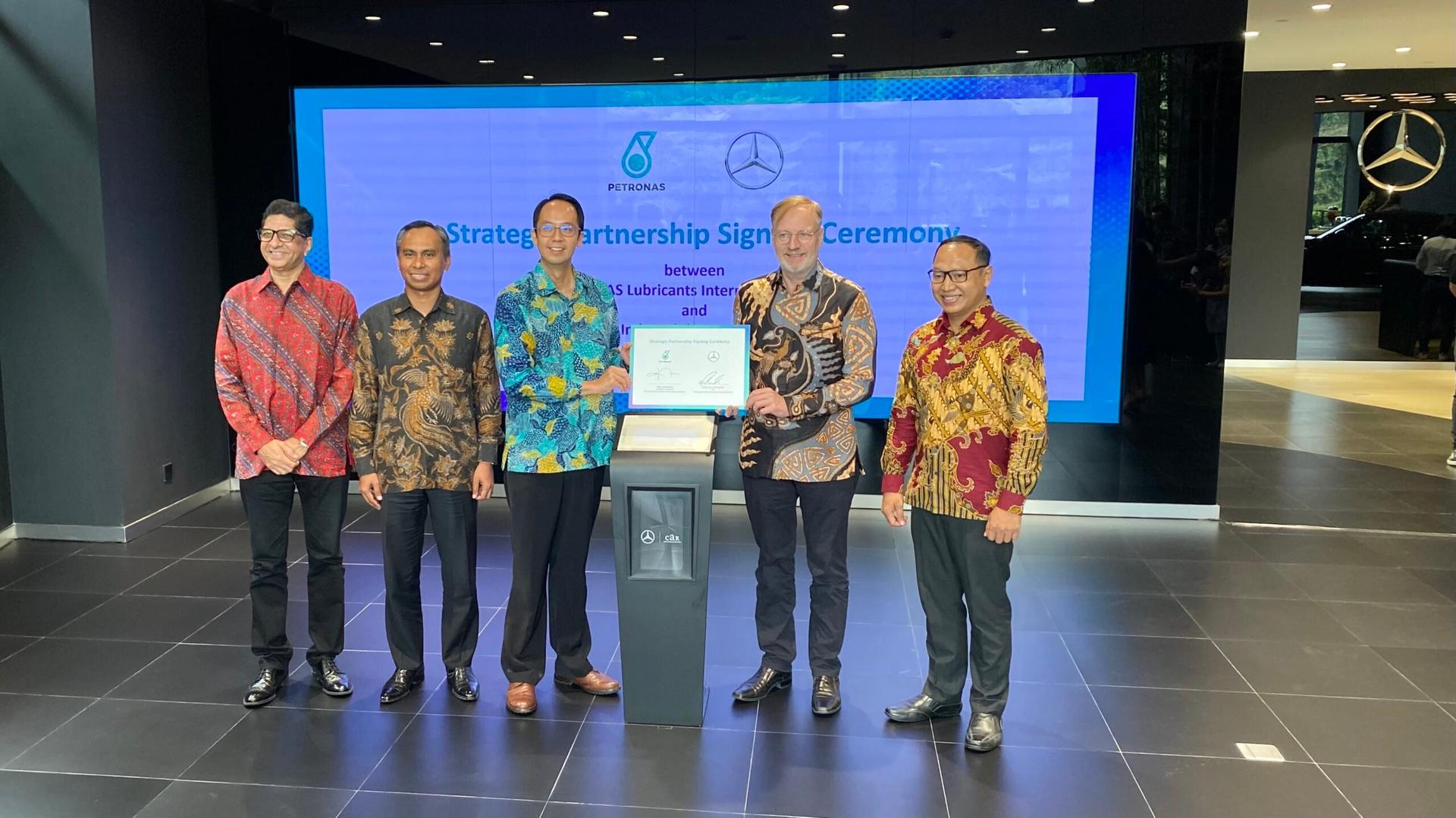 Mercedes-Benz PETRONAS