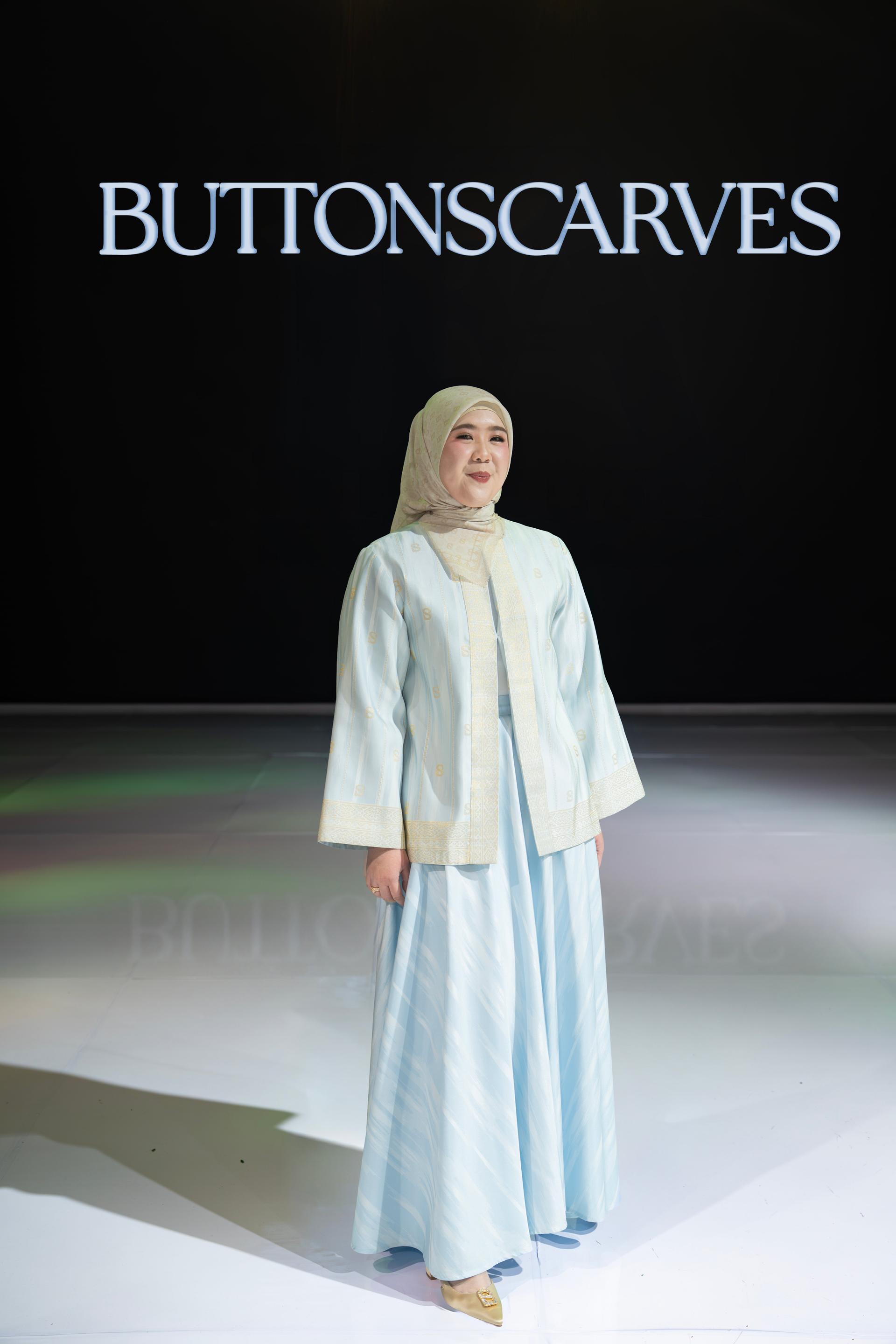 Buttonscarves