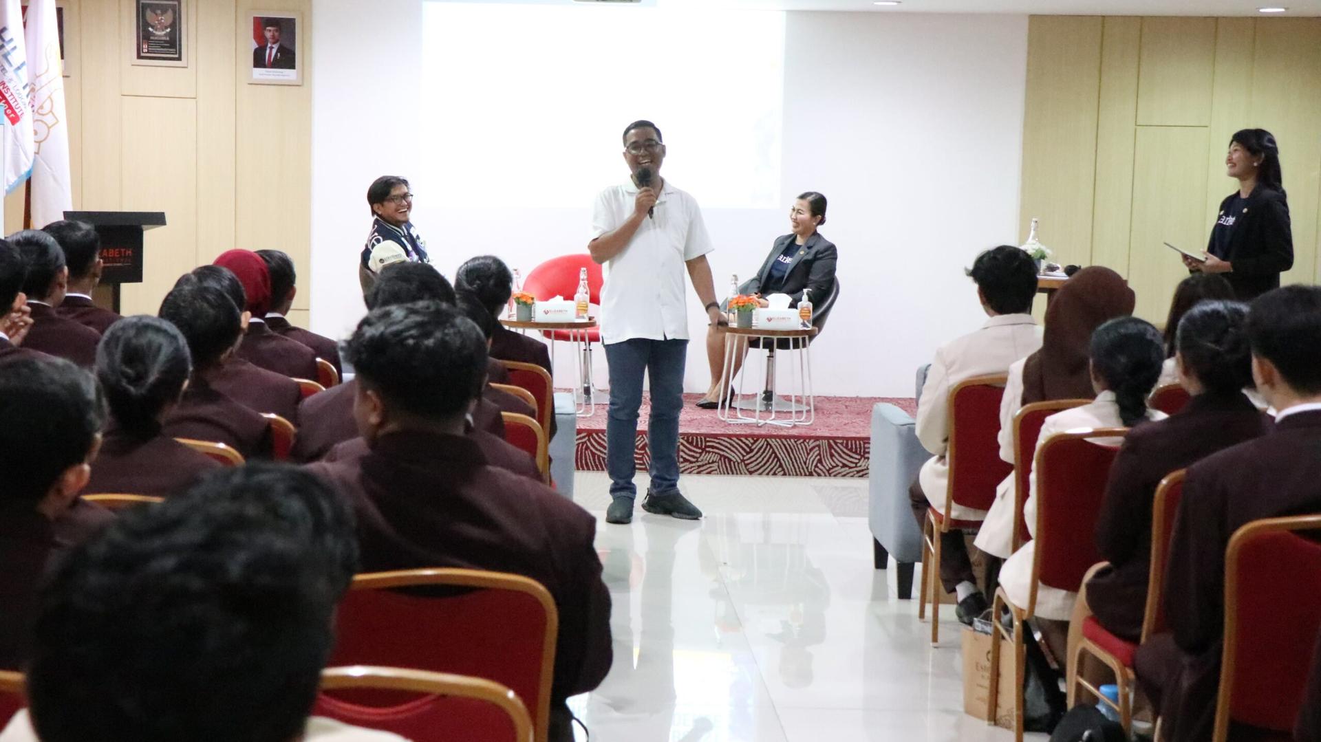 membangun self branding