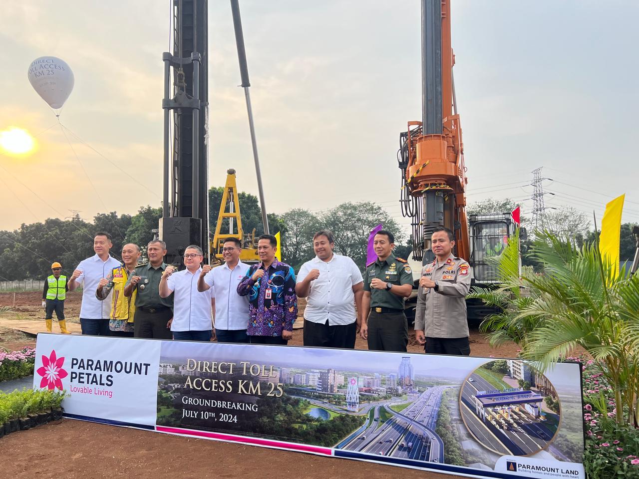 Paramount Petals Akses