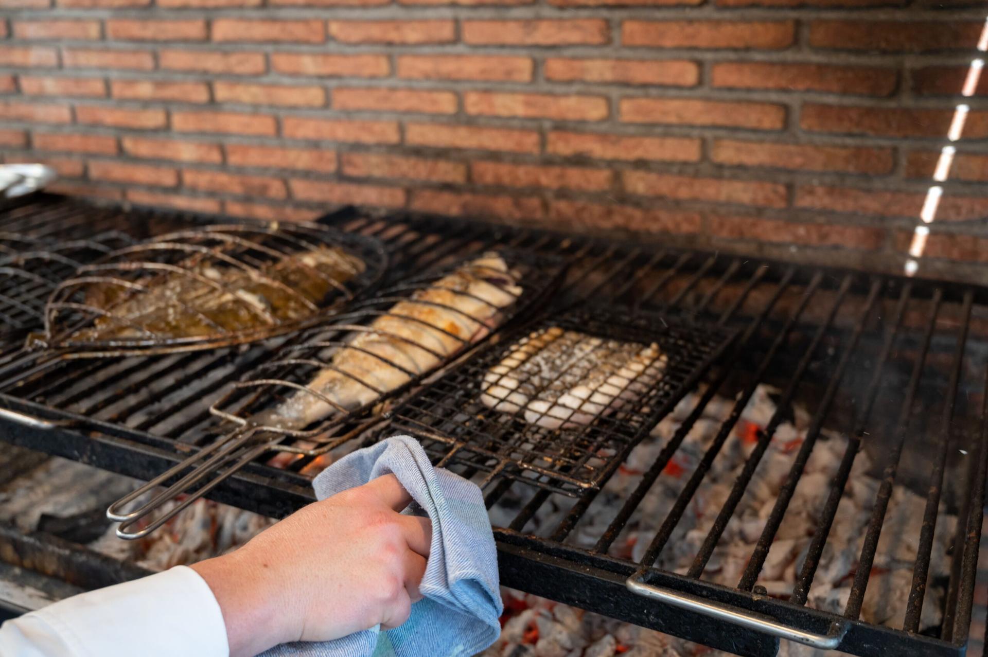 Menyantap Bakaran di Malam Tahun Baru Tetap Aman dengan 8 Tips Ini