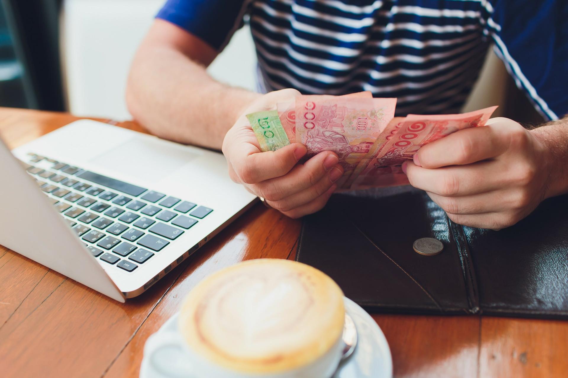 menghasilkan uang dari internet