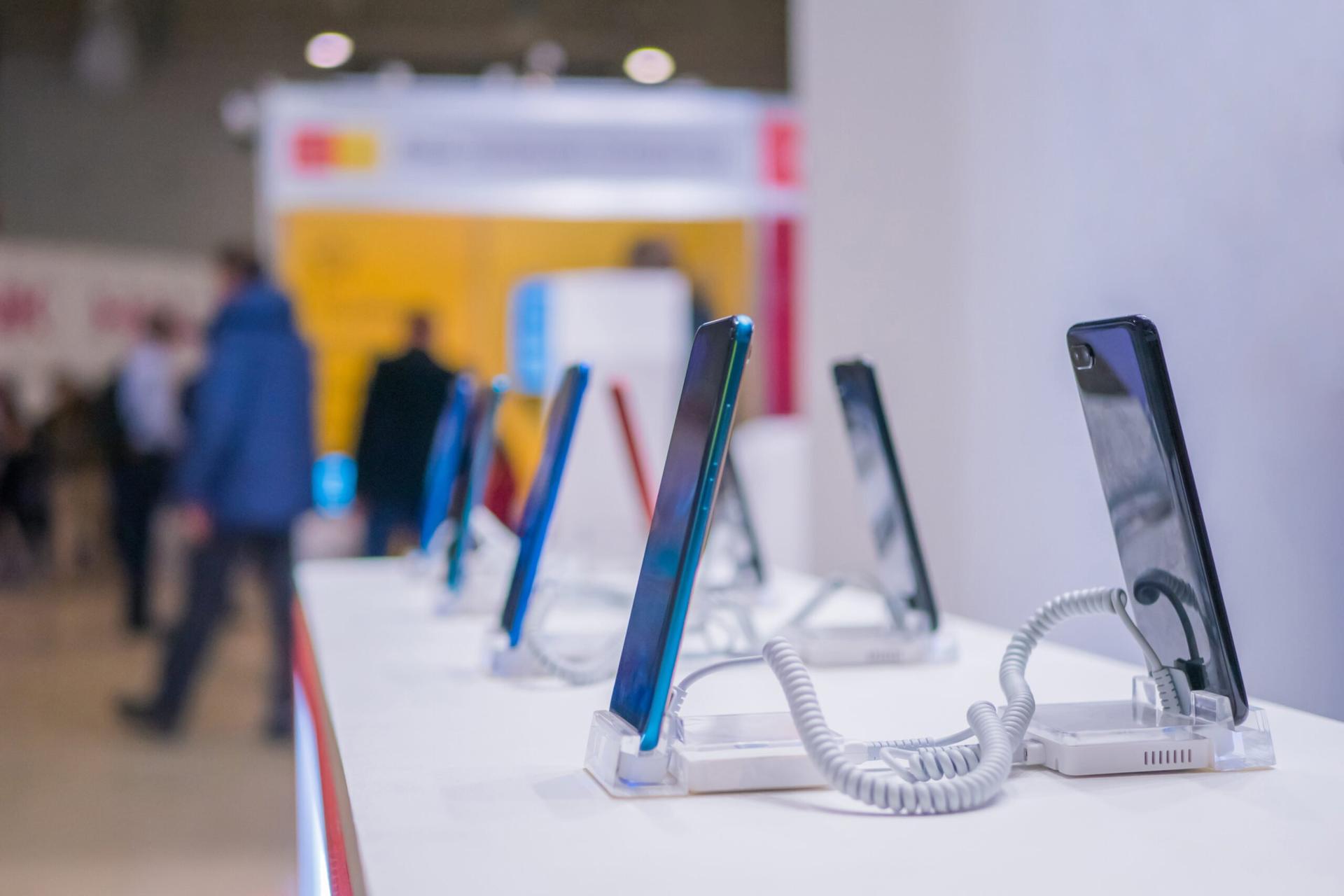 Ini Smartphone Terlaris Di Indonesia, Merek Kamu Masuk?