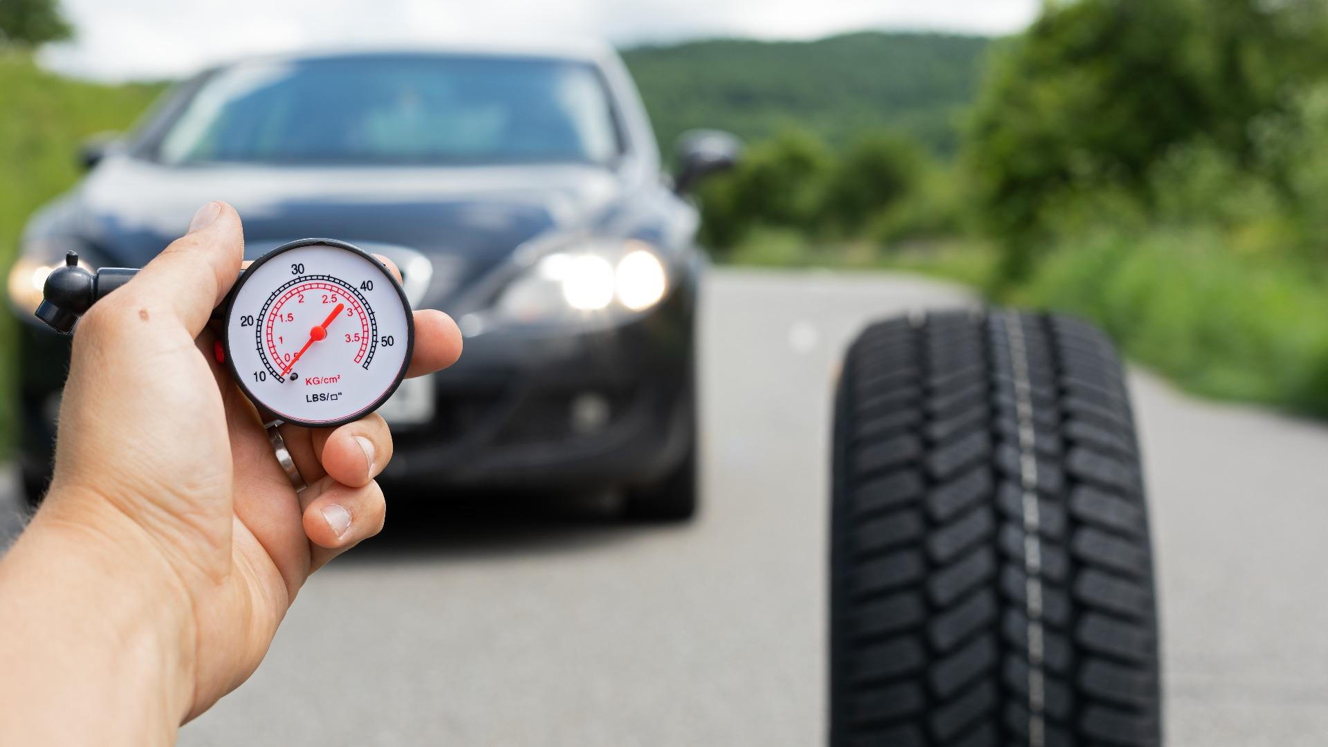 Sensor Tekanan Ban adalah