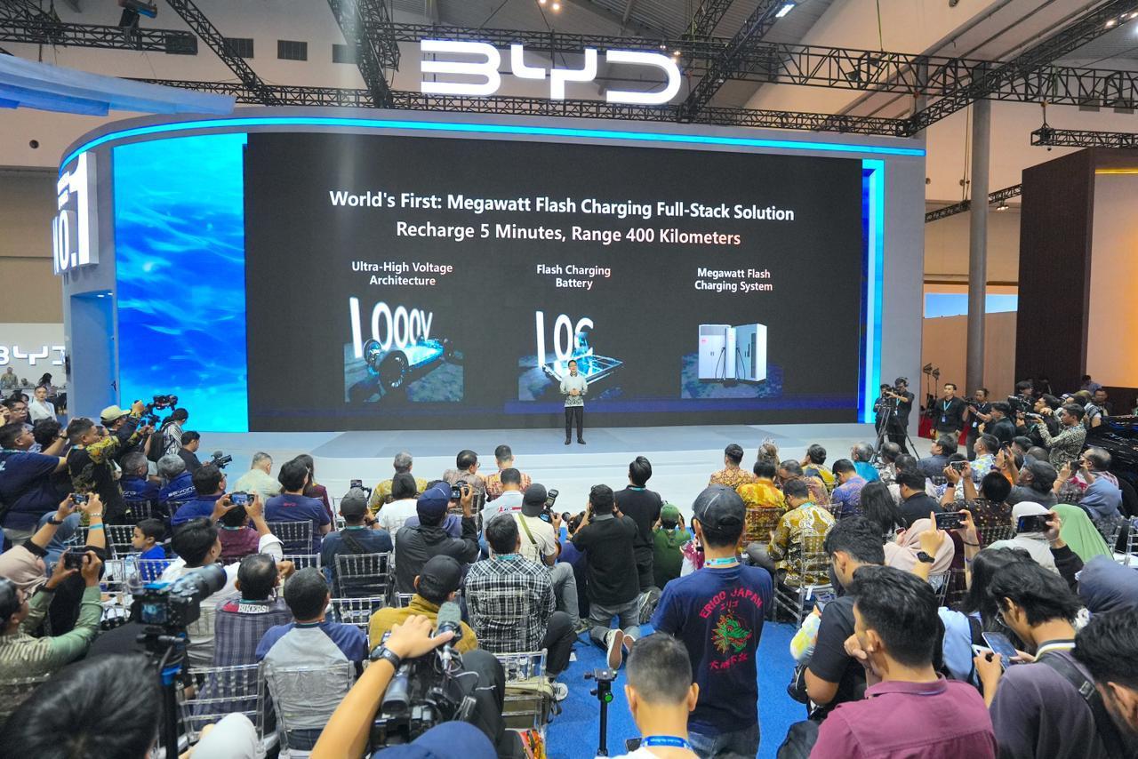 BYD Kenalkan Megawatt Charging, Charge 5 Menit Jalan 400 Km Lebih