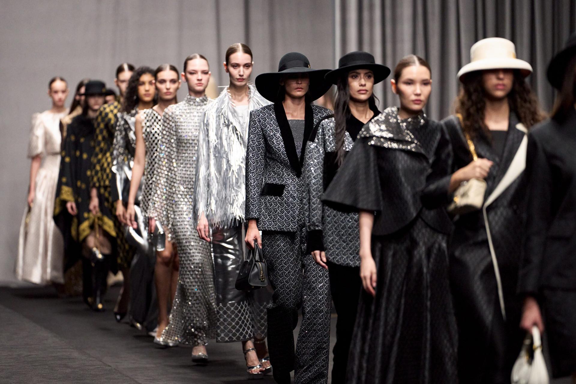 buttonscarves dubai fashion week