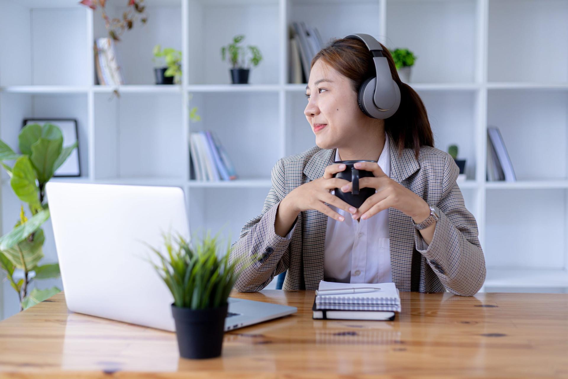 headphone bikin kesepian