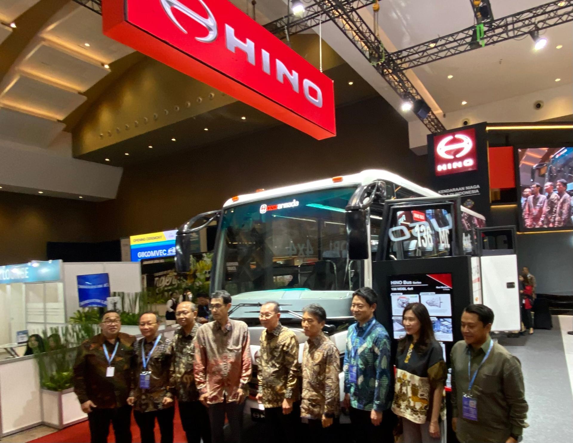 bus hino