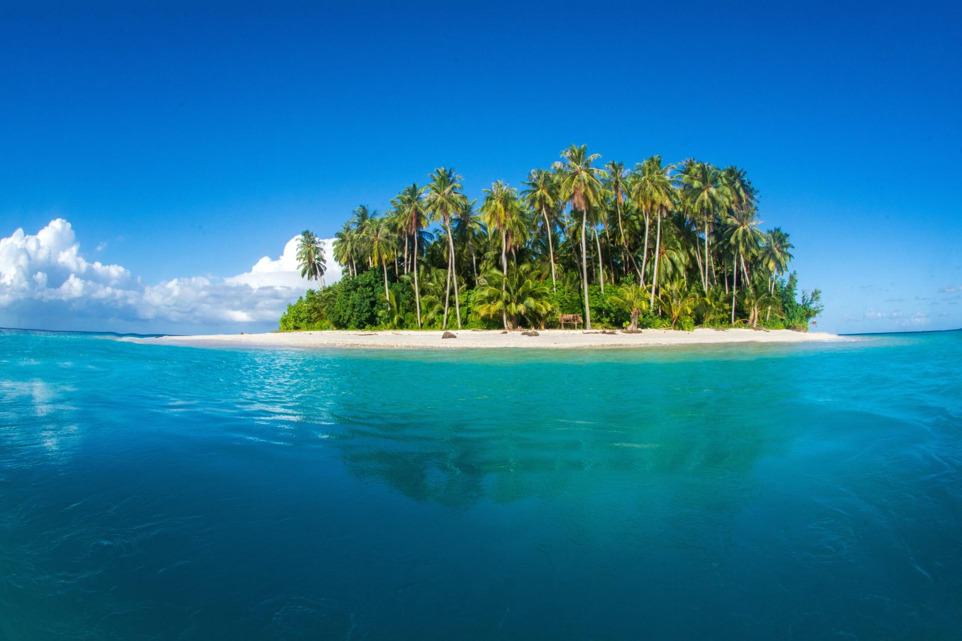 Pesona Wisata Mentawai: Surga Surfing dan Alam Tropis Indonesia