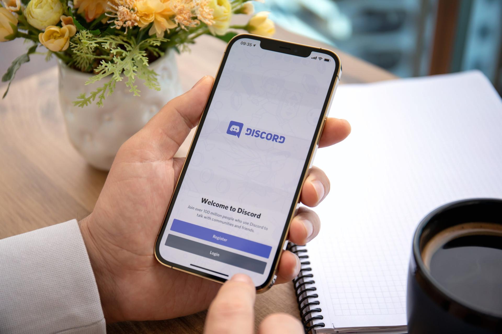 Verifikasi usia discord