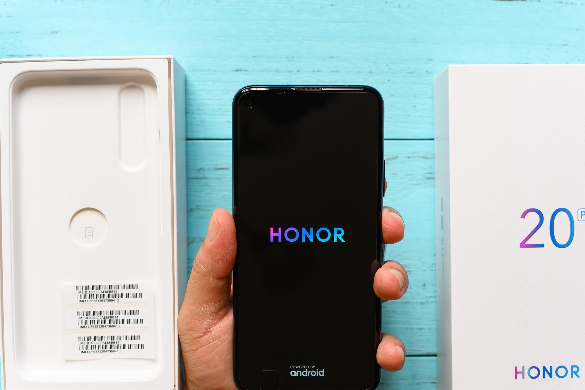 Honor Investasi US$ 10 Miliar untuk Membangun Smartphone Berbasis AI
