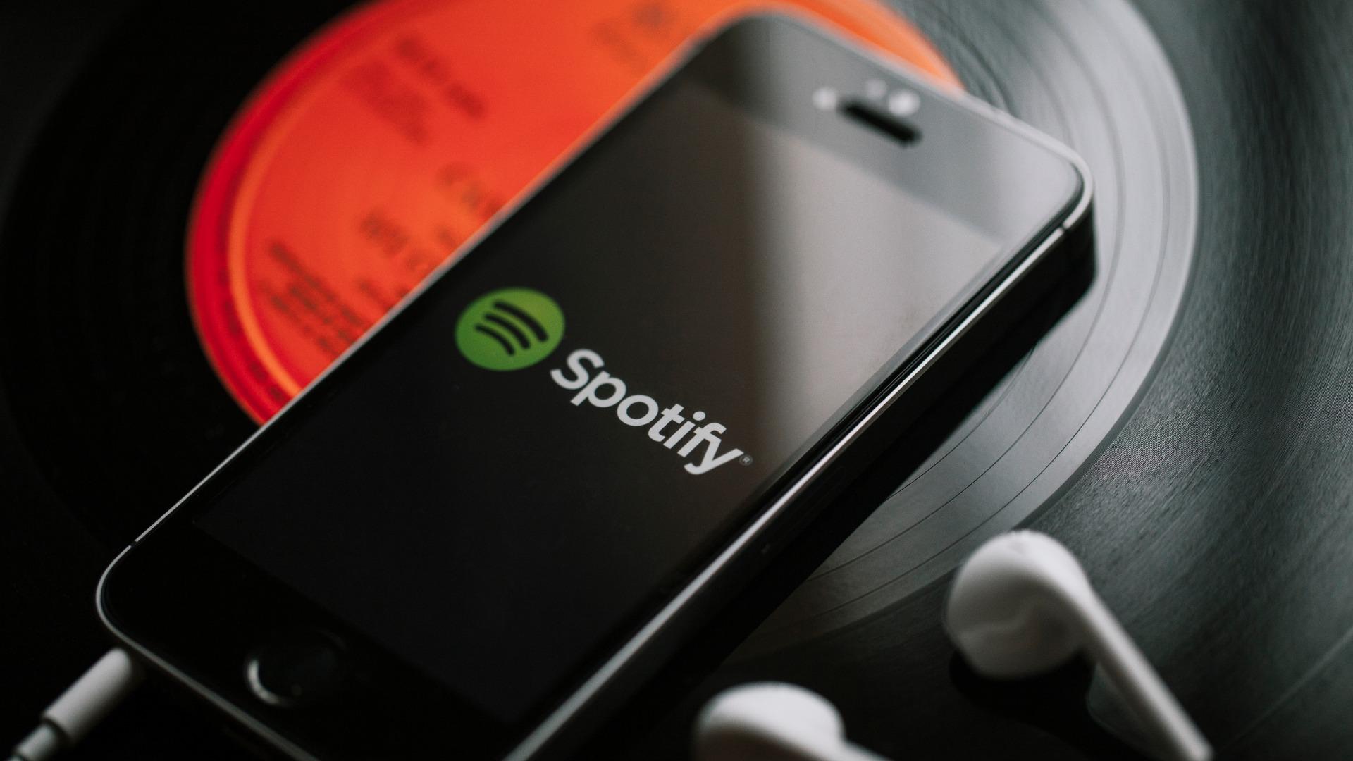 Spotify Uji Coba Hapus Fitur Lirik dari Pengguna Gratis