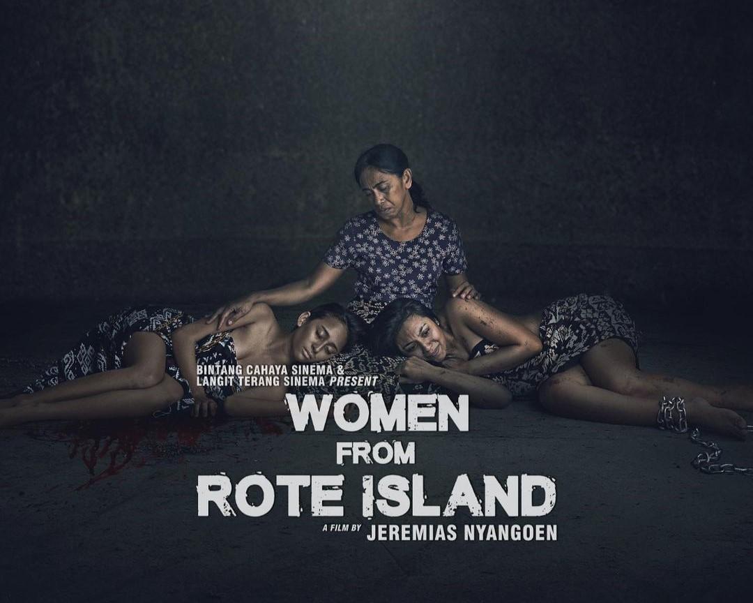 women from rote island