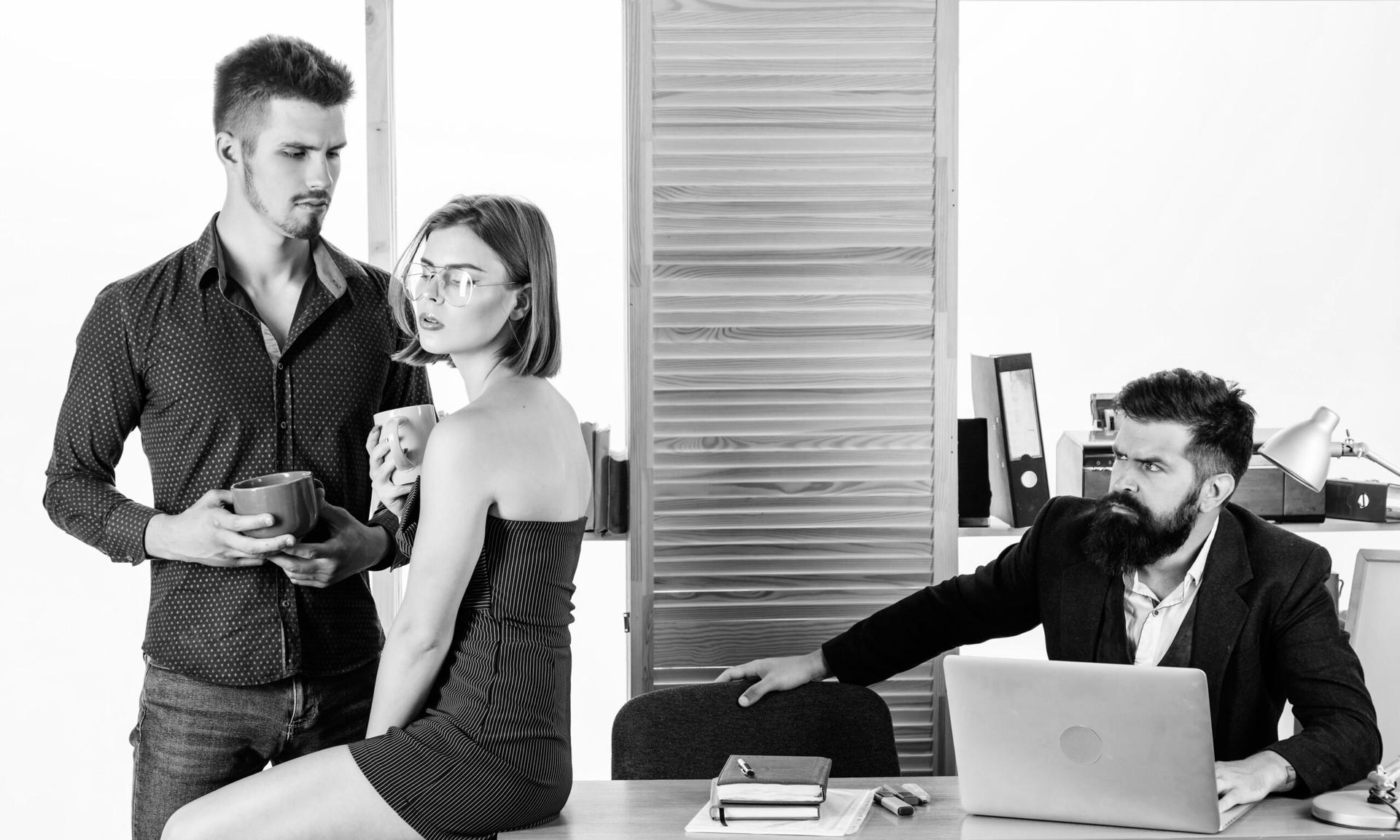 perselingkuhan di kantor