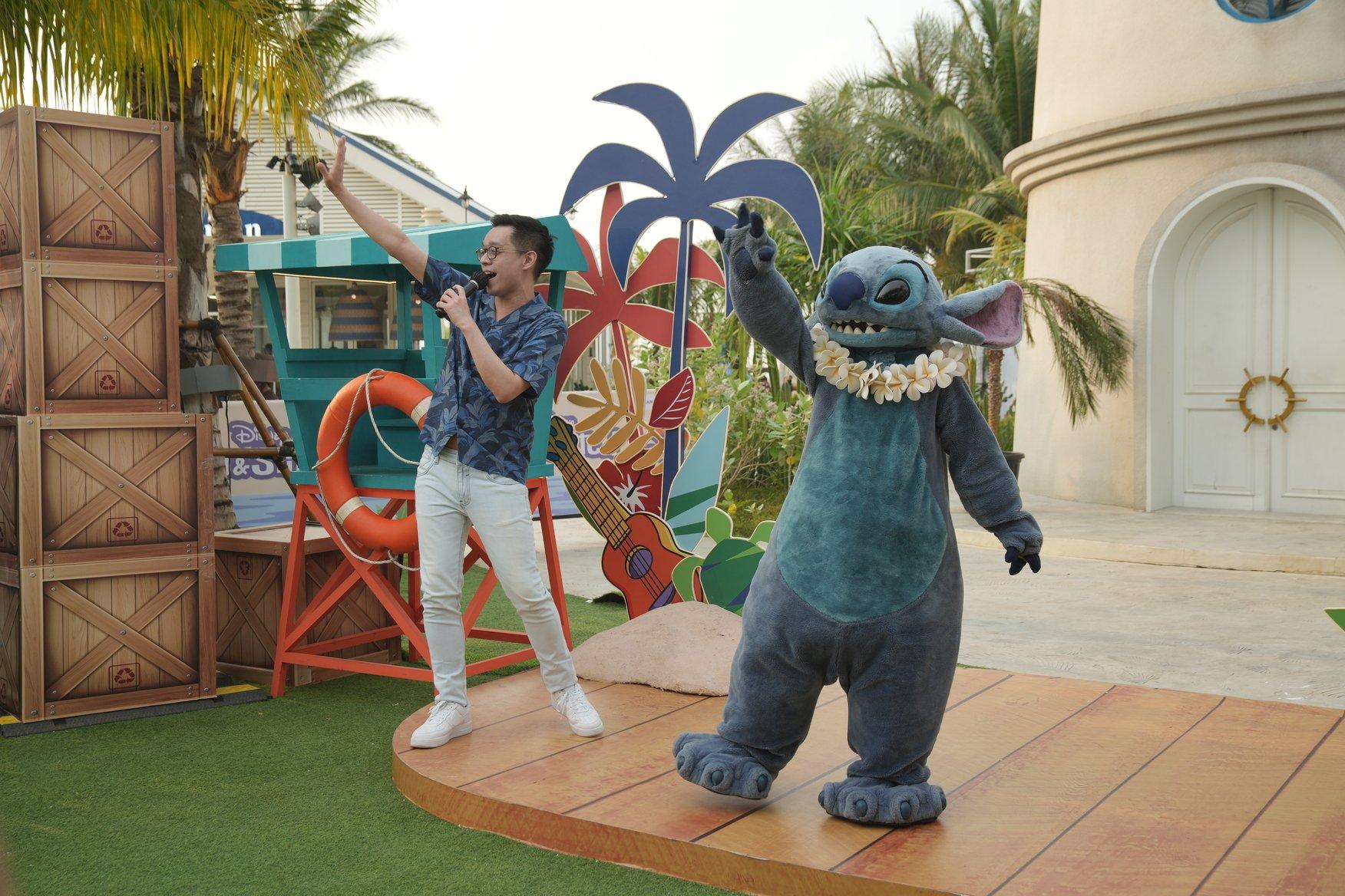 stitch summer invasion