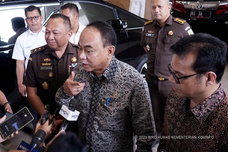 Menkominfo Pastikan Pembangunan BTS 4G Jalan Terus