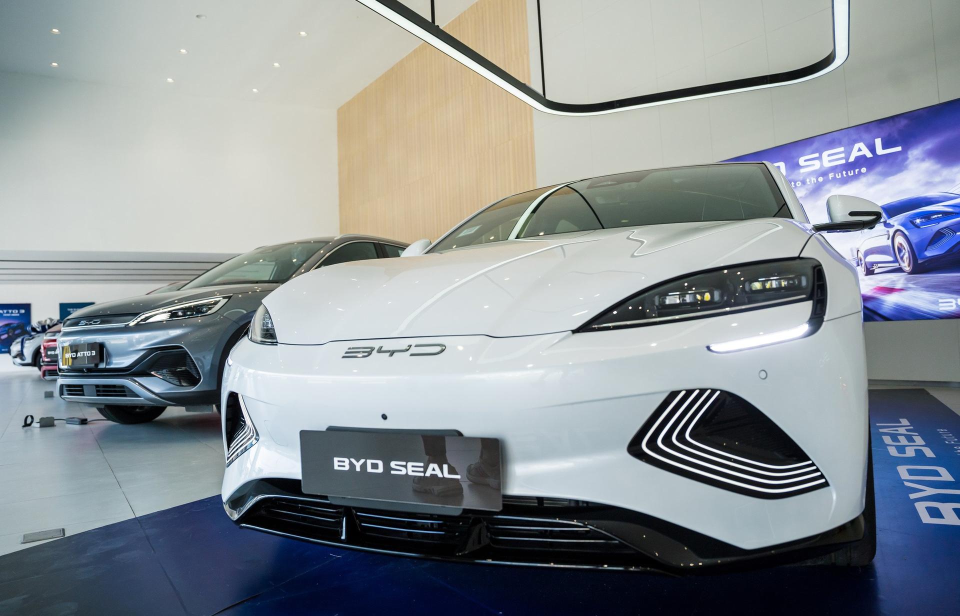 Jualan Moncer, BYD Pepet Tesla di Pasar EV Global