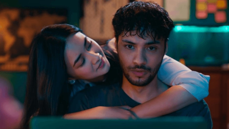 Cinta Tak Pernah Tepat Waktu