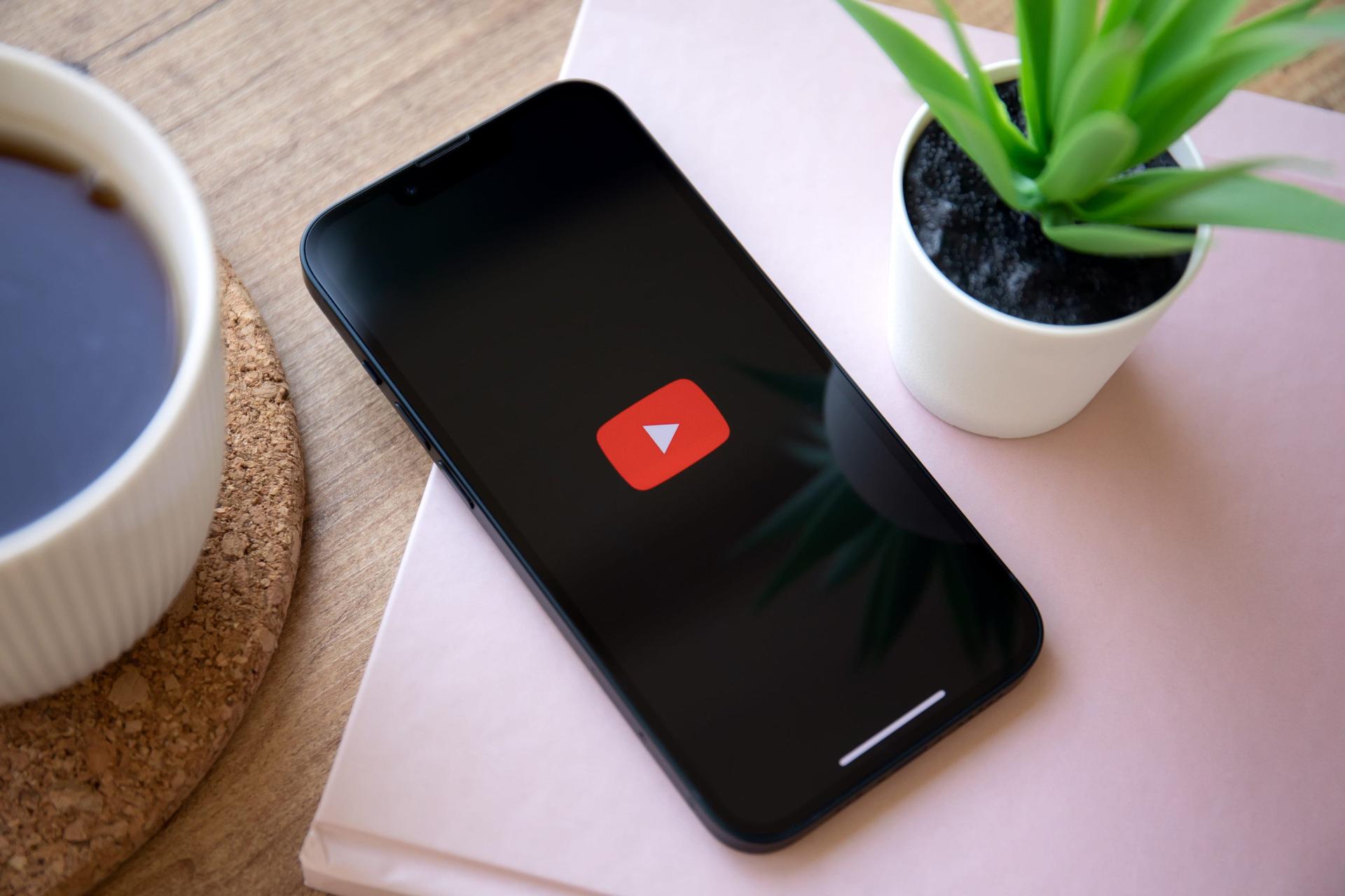 YouTube Uji Fitur Auto Speed dan Mode “On-the-go” untuk Pengguna Premium
