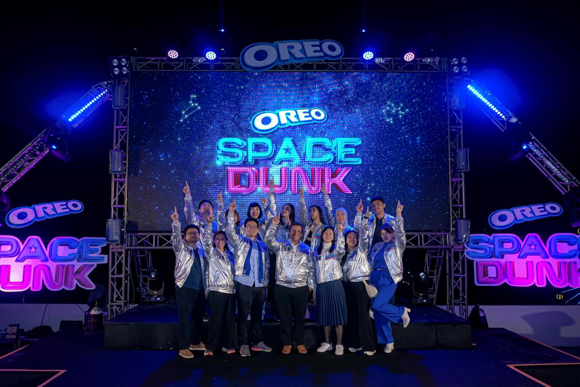 oreo space dunk