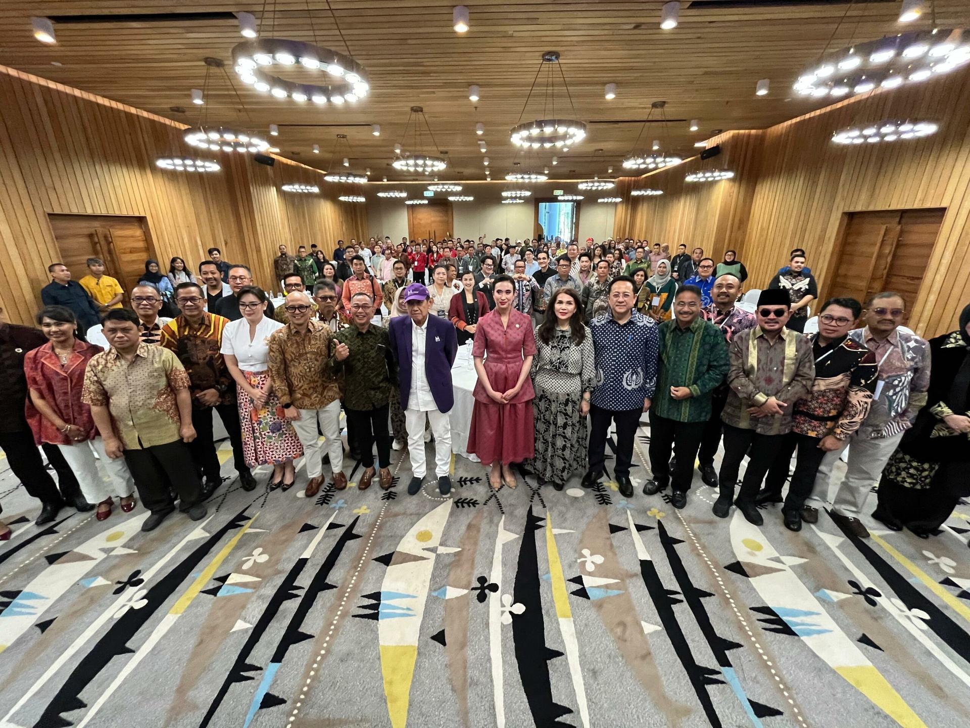 Pemimpin Daerah dan Tokoh Nasional Rumuskan Arah Baru Pariwisata Nasional di ITMW 2025