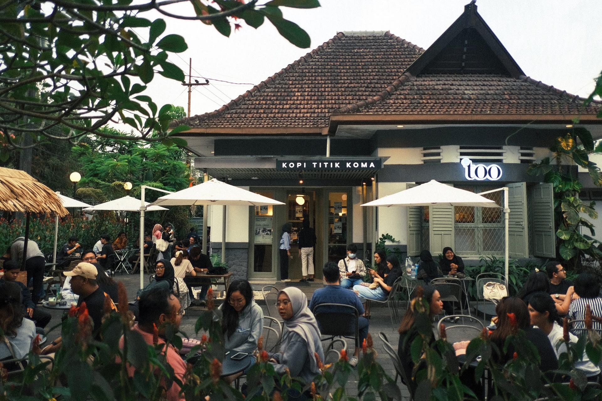 Positioning dan Branding, Kunci Kopi Titik Koma Bertahan di Ketatnya Industri Kopi