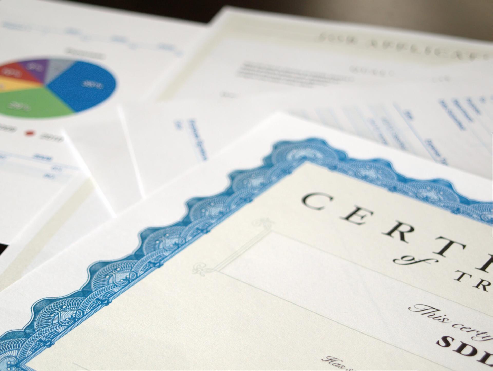 perusahaan menahan ijazah