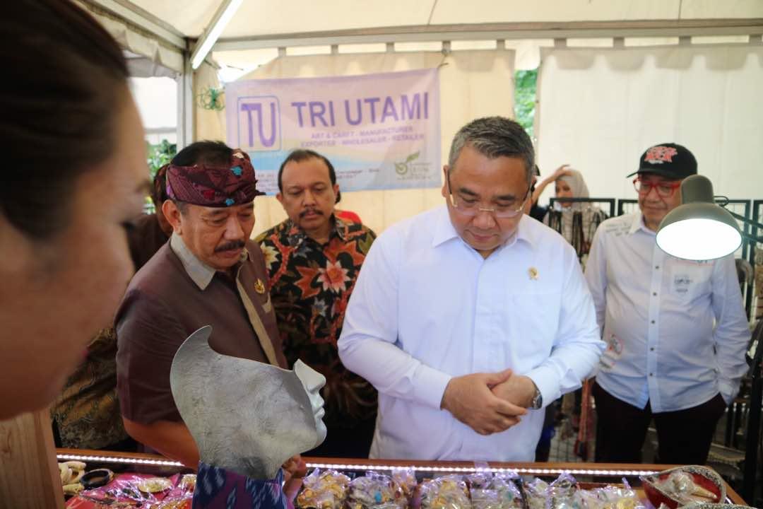 Menteri Eko Putro Sandjojo saat mengunjungi URW 2017 di Ubud Bali
