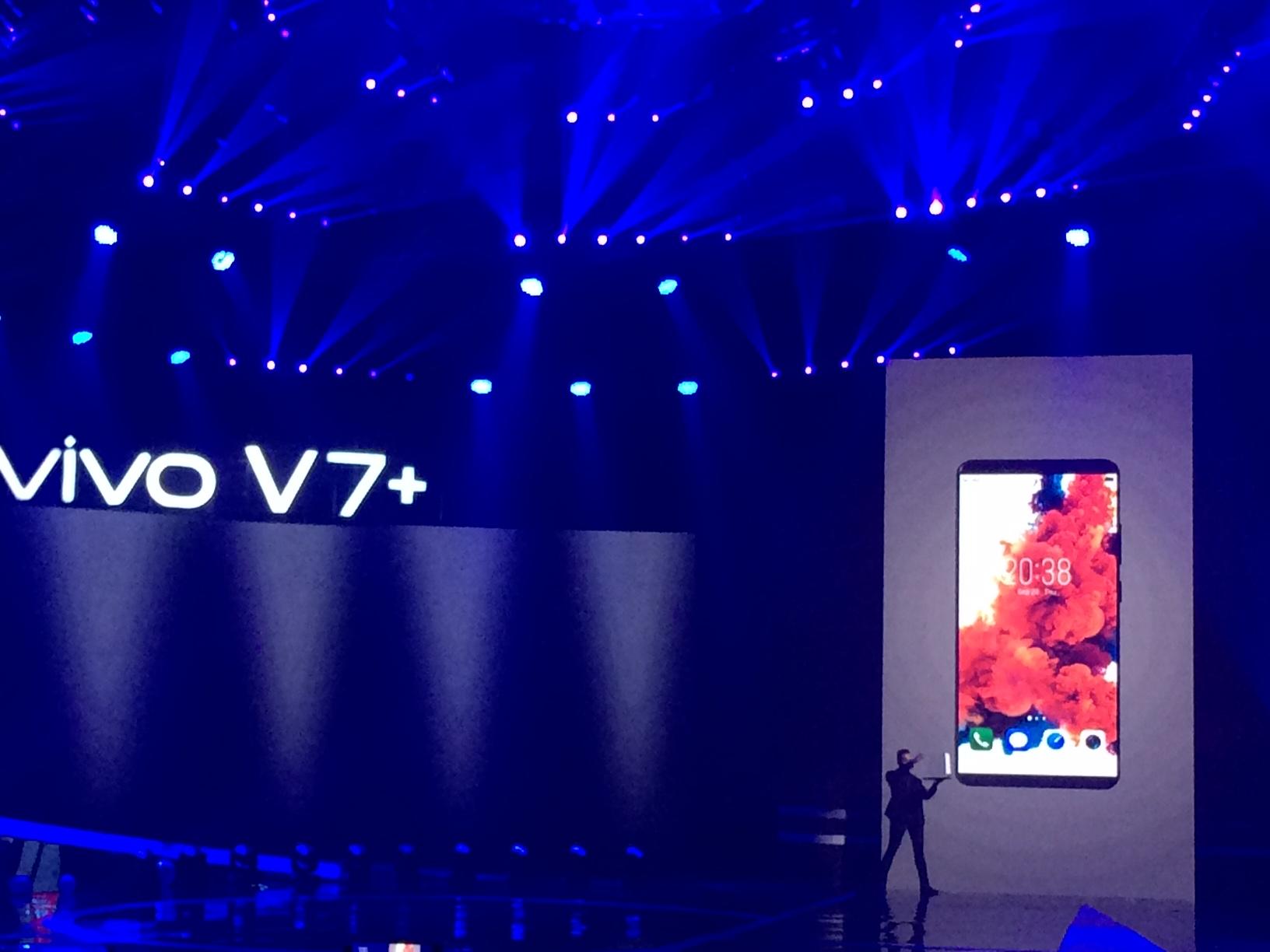 Grand Launch vivo V7+